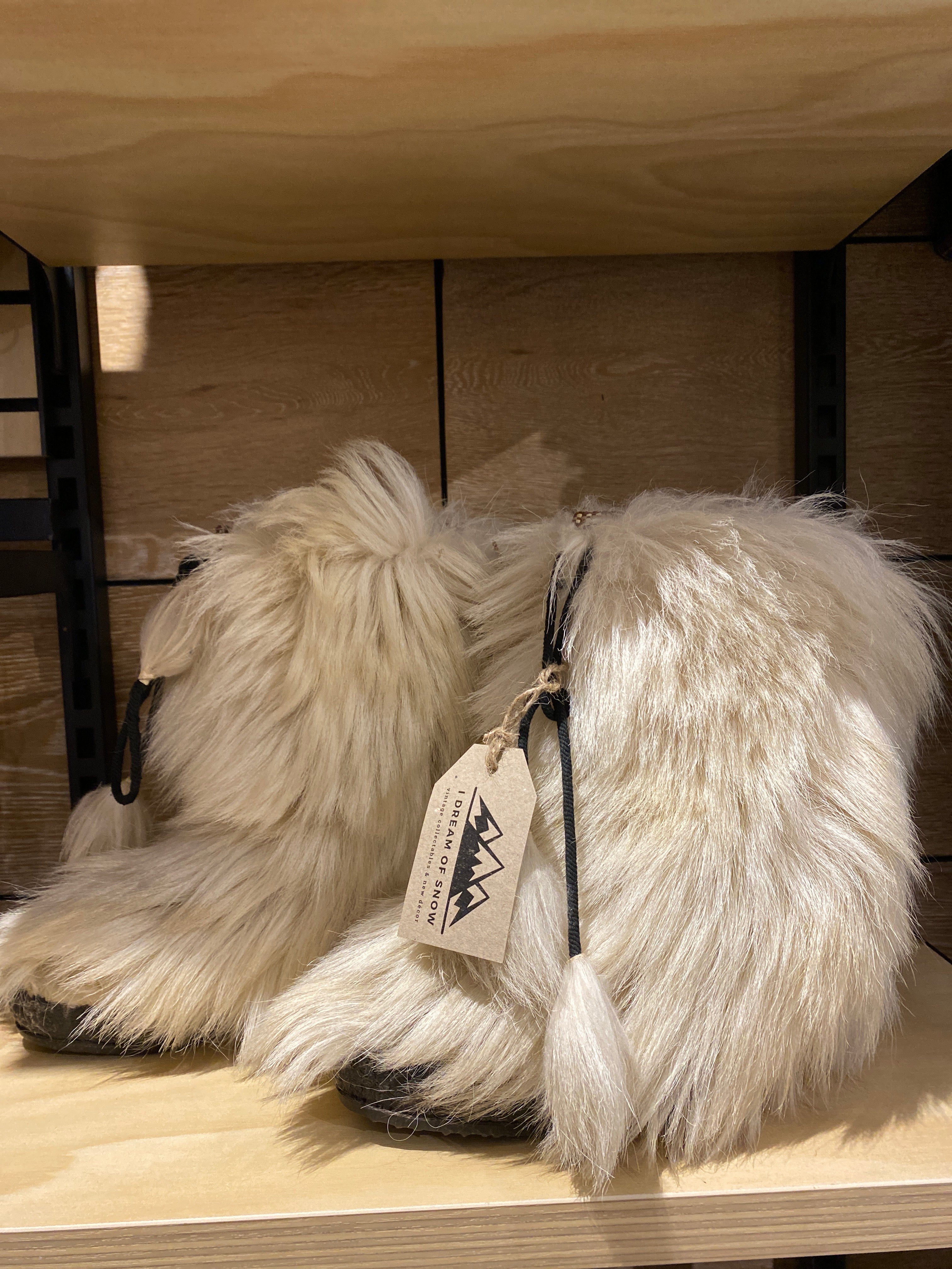 Vintage Kastinger Blonde Long Fur Après Snow Boots