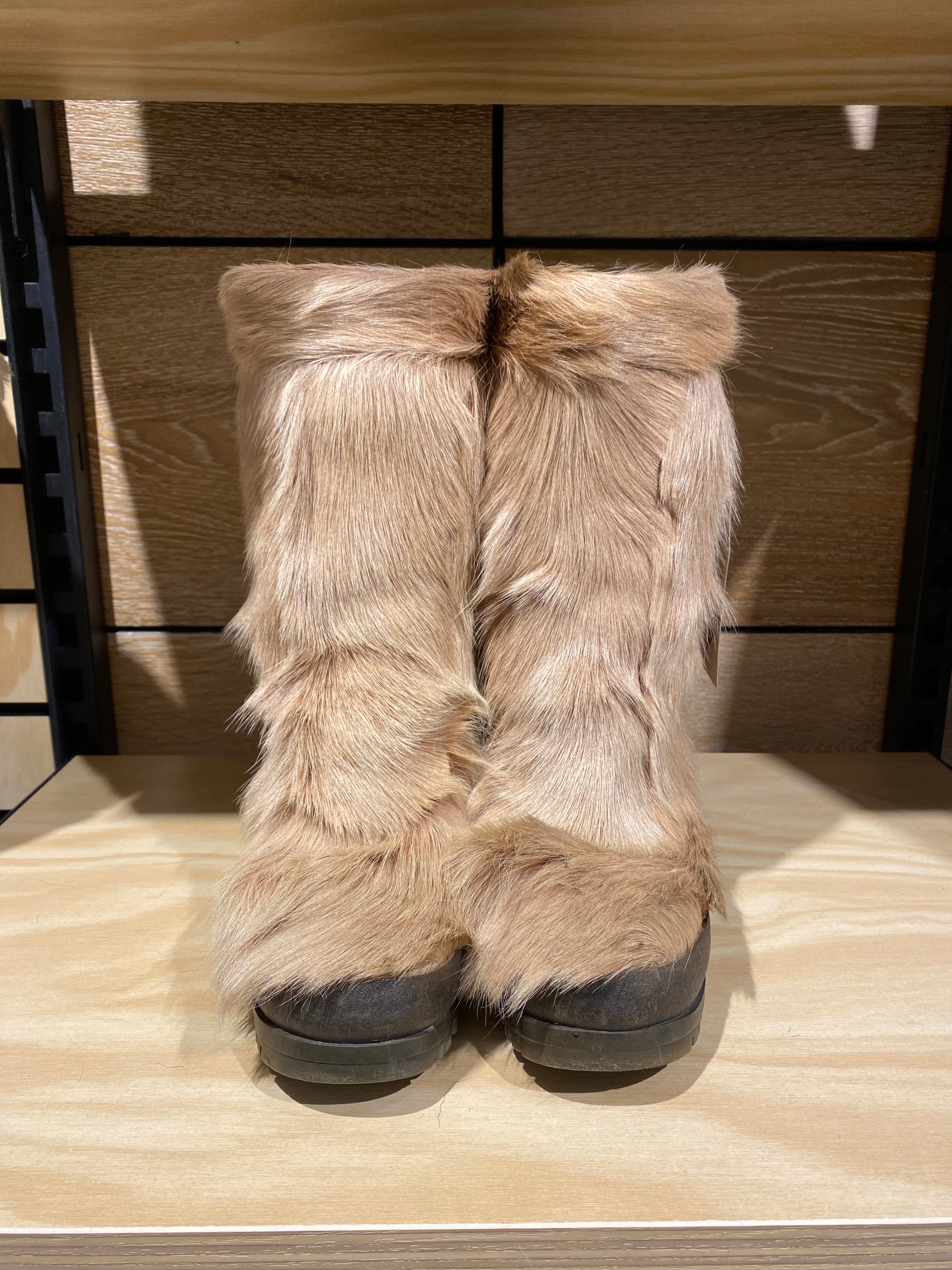 Vintage Tecnica Caramel Blonde Goat Fur Après Snow Boots