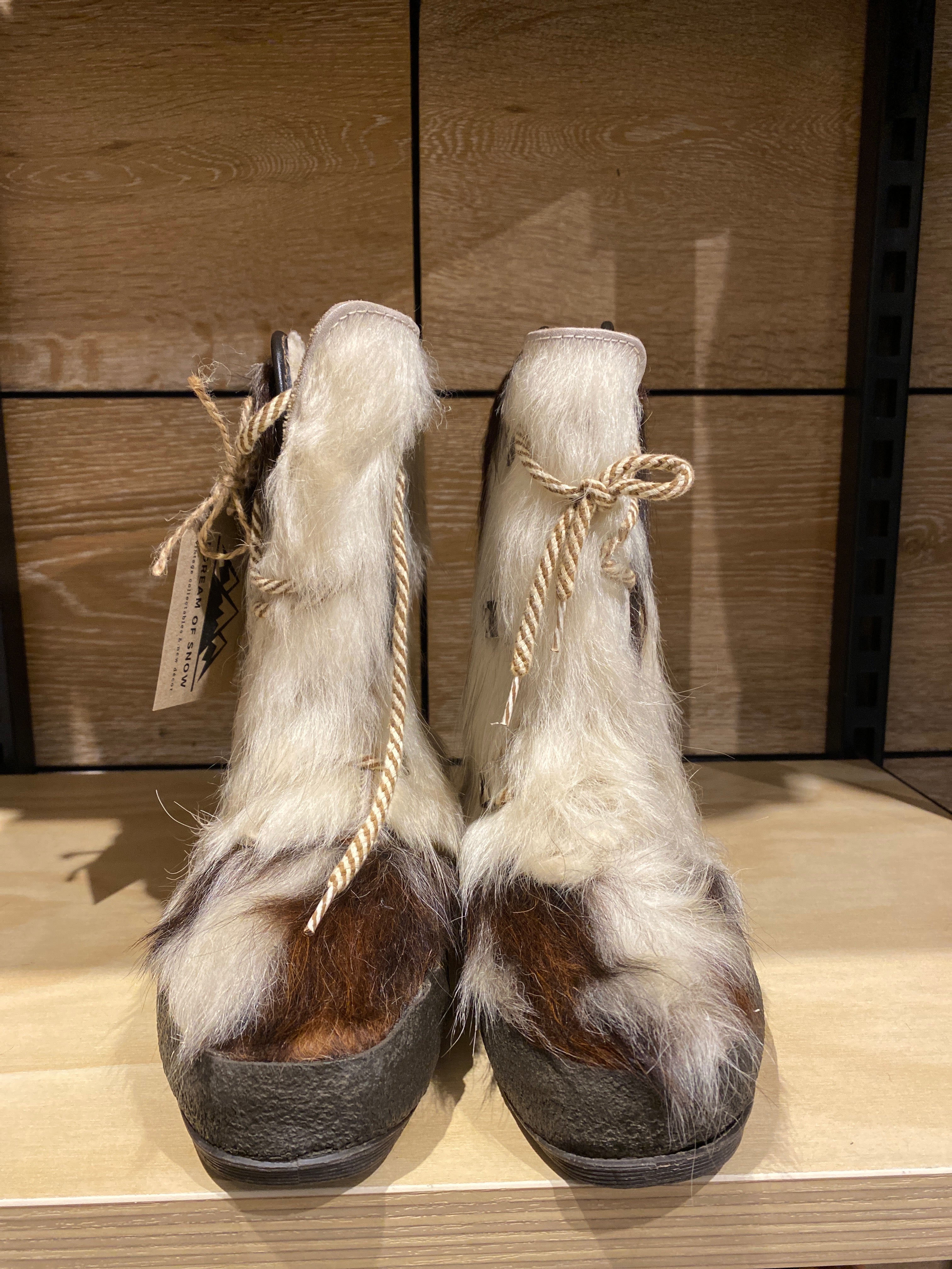 Vintage Modele Depose Cream & Brown Fur Après Snow Boots