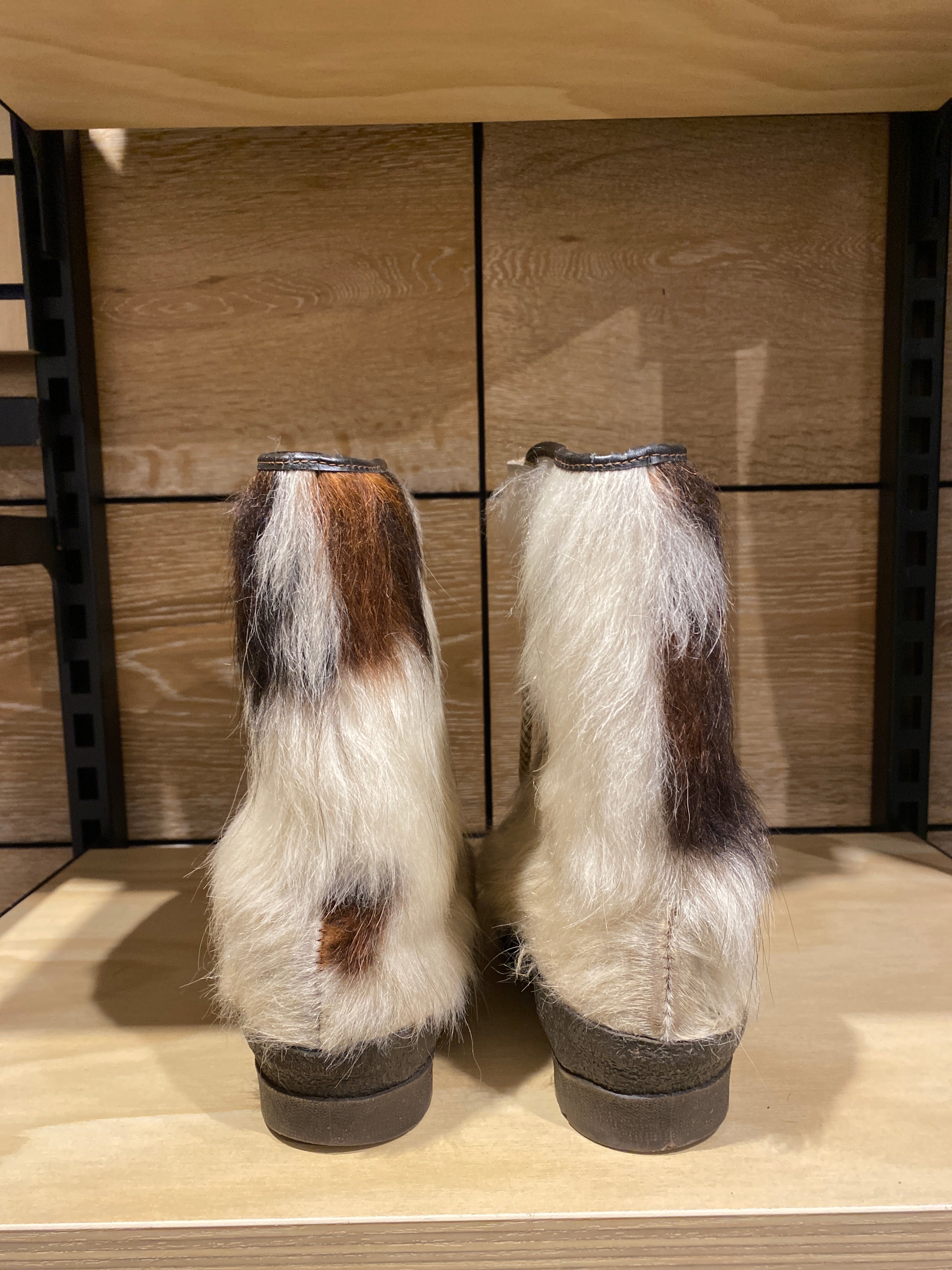 Vintage Modele Depose Cream & Brown Fur Après Snow Boots