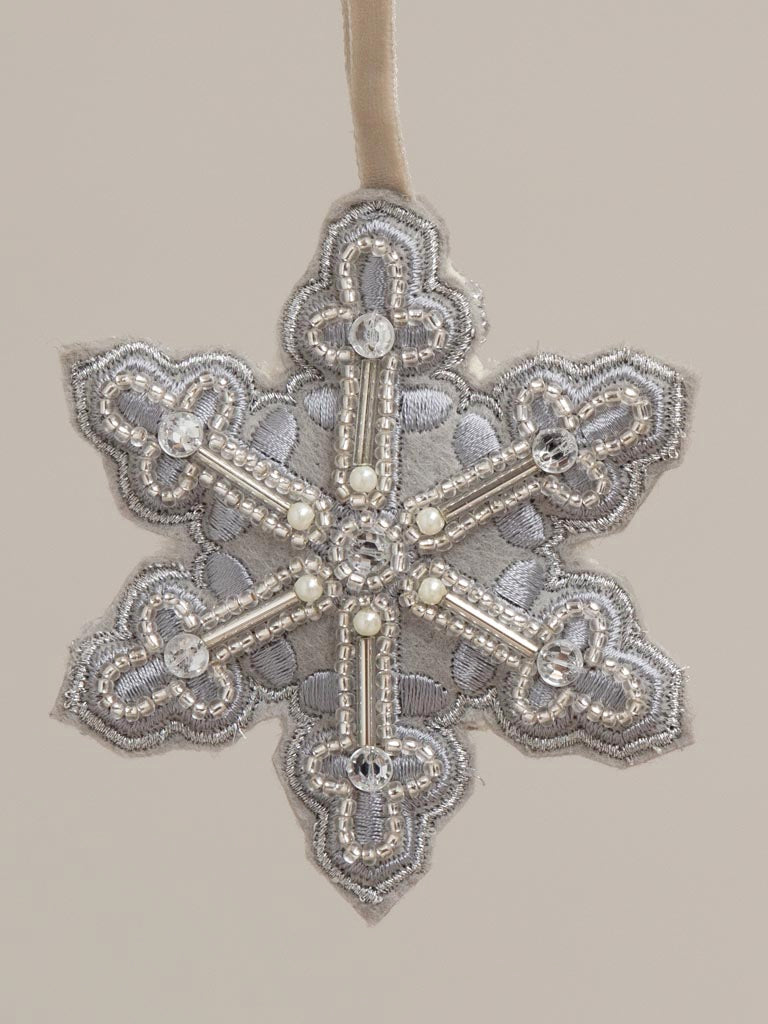 Hanging silver beaded snowflake 4cm white background