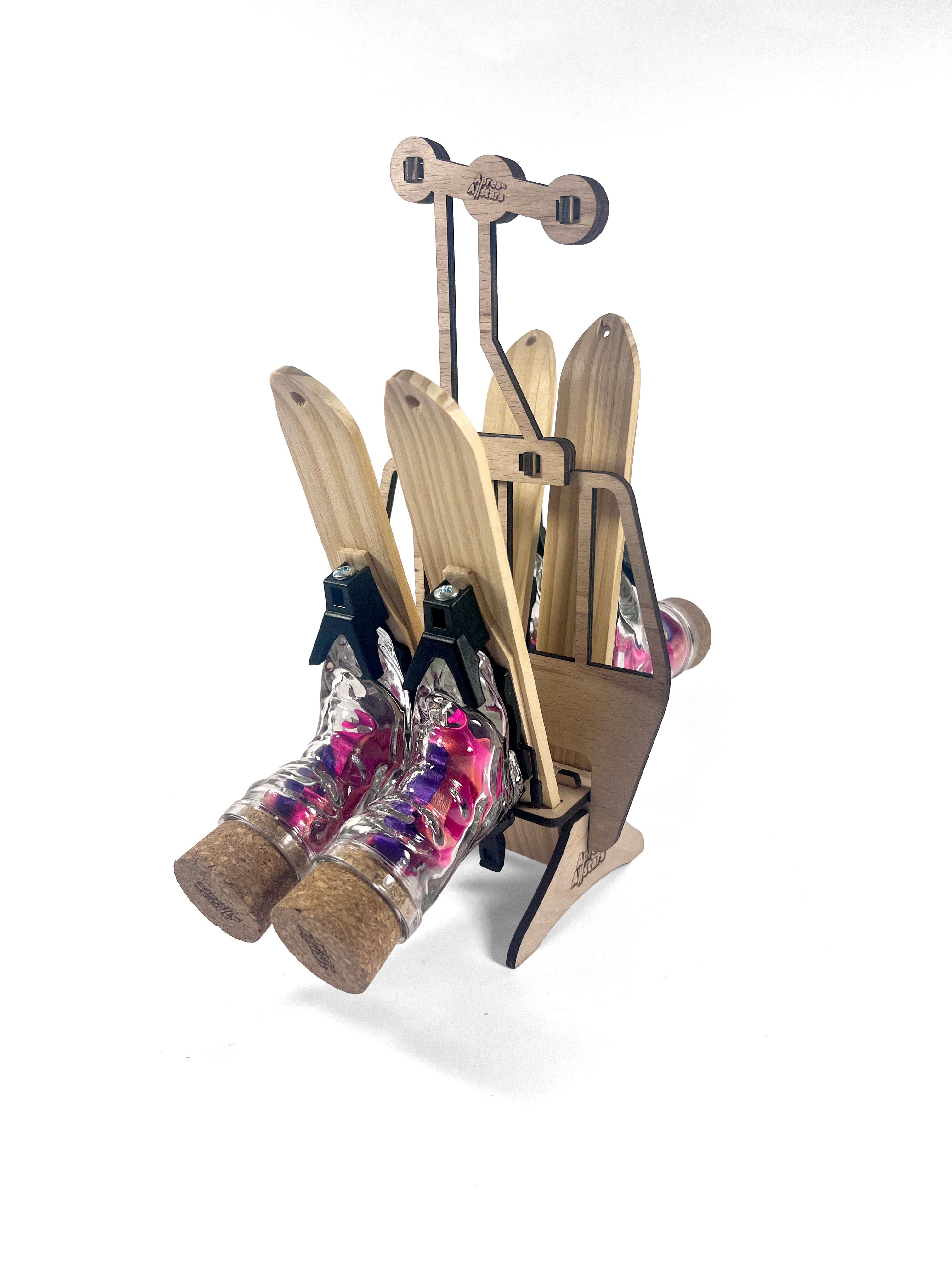 Apres-Allstars® Party Gondola for 4x MiniSki. Gondola shown with 4 MiniSkis, Bindings, Glasses, Lanyards and corks.