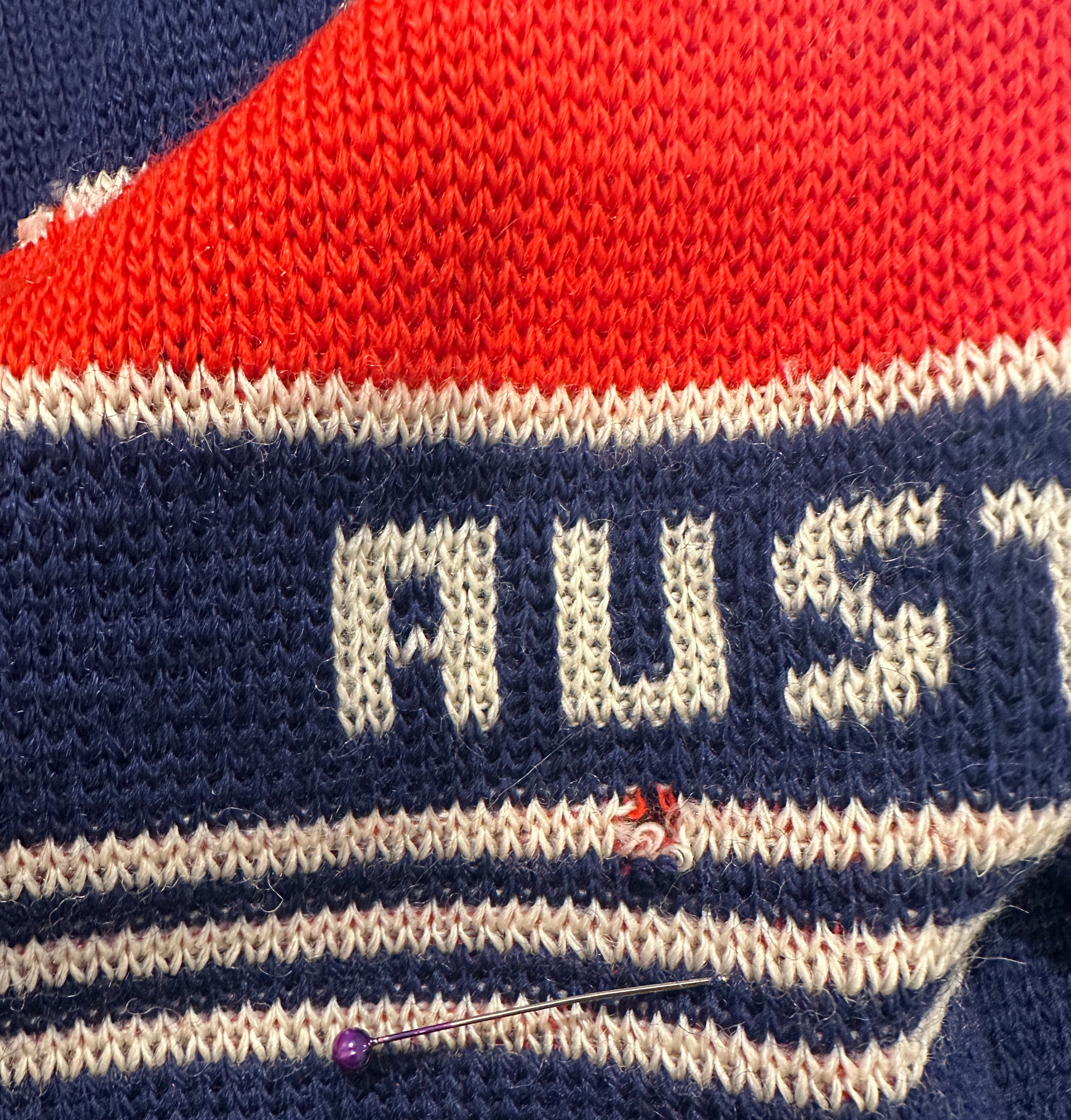 Vintage The Australian Outback Collection Navy Blue Red Skiing Kangaroo Jumper. Hole in sleeve