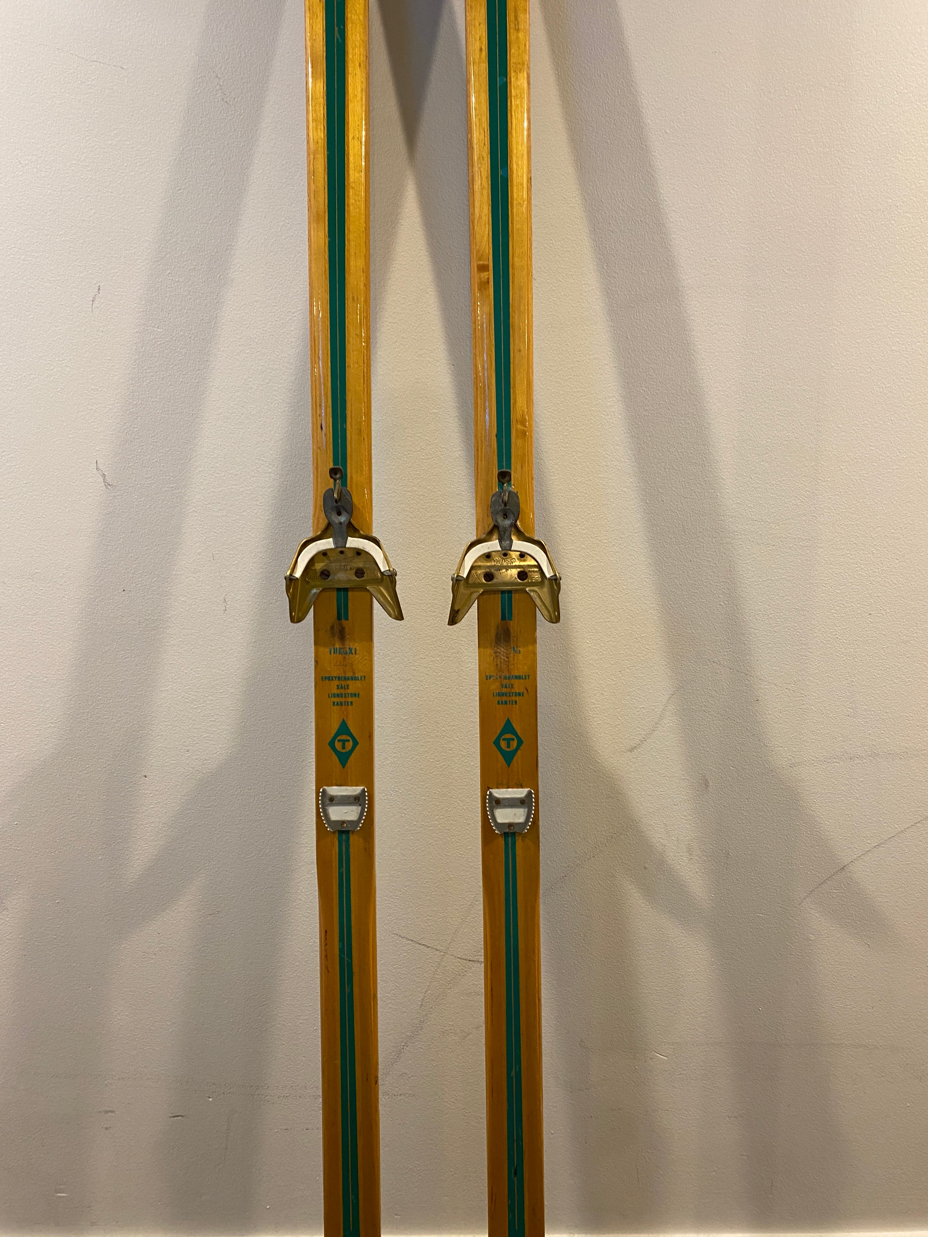 Vintage Troll 197cm pair, mounted with vintage 3-pin Villom bindings. Ski bindings