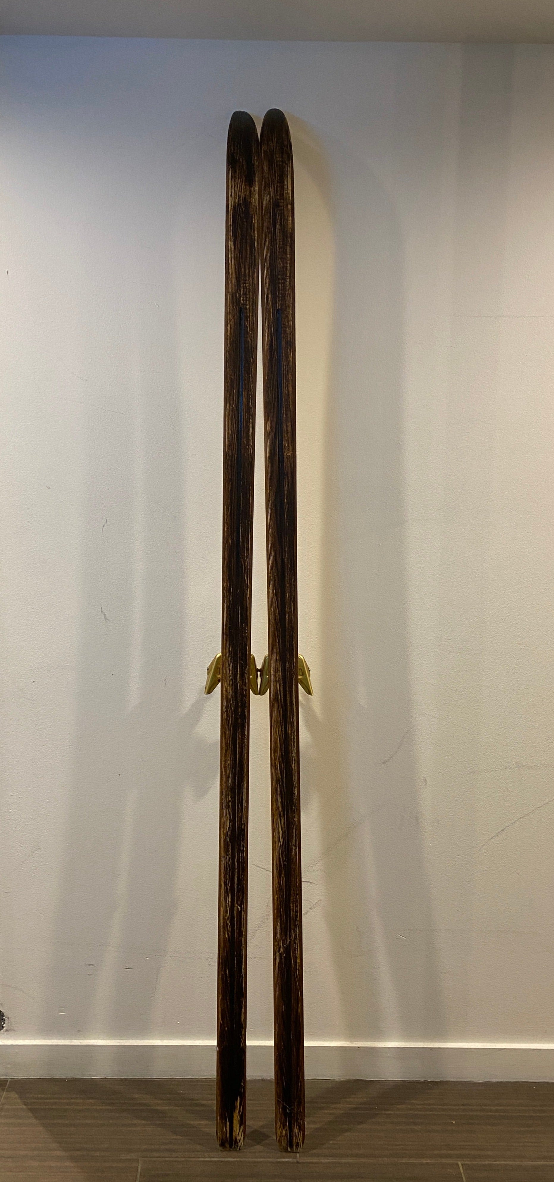 Vintage Troll 197cm pair, mounted with vintage 3-pin Villom bindings. Ski bases
